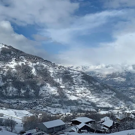 Welcoming With Views *