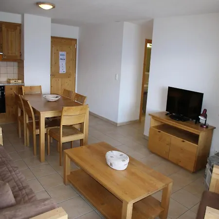 Welcoming With Views Apartment *